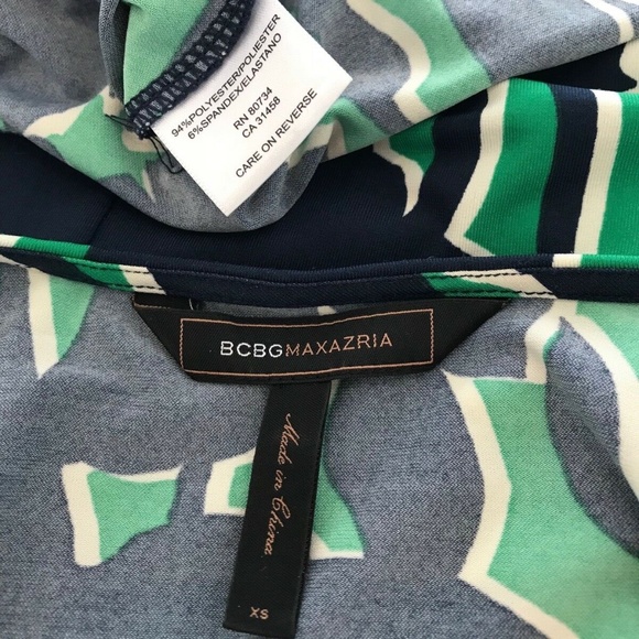 BCBG NAVY BLUE GREEN WHITE FAUX WRAP BELTED TOP SIZE XS - Picture 11 of 13